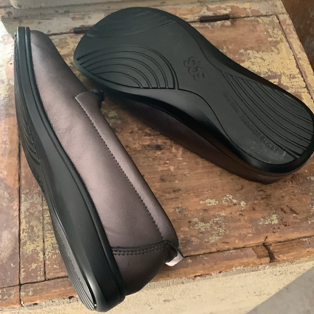SAS slip-on pewter coloured shoes - Picture 6 of 7